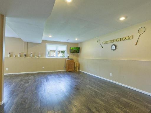 561 Kingsley Street S, Winsted, MN 55395