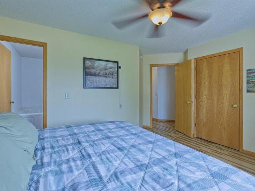 561 Kingsley Street S, Winsted, MN 55395