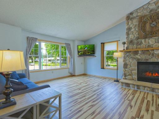 561 Kingsley Street S, Winsted, MN 55395