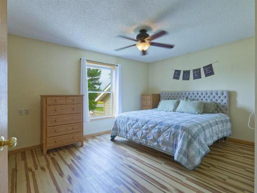561 Kingsley Street S, Winsted, MN 55395