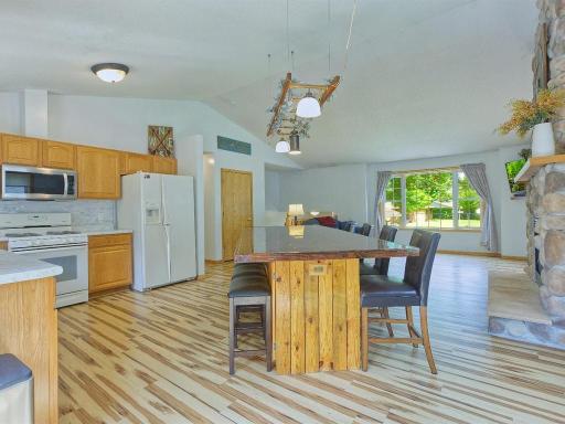 561 Kingsley Street S, Winsted, MN 55395