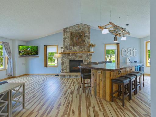 561 Kingsley Street S, Winsted, MN 55395