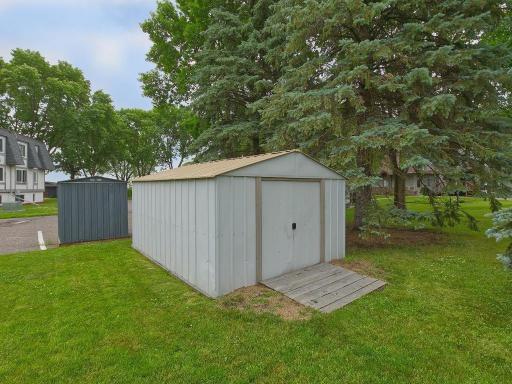 561 Kingsley Street S, Winsted, MN 55395