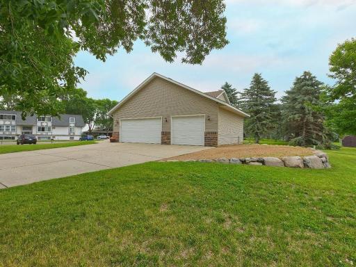 561 Kingsley Street S, Winsted, MN 55395