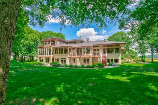 286 Salishan Drive, Hudson, WI 54016