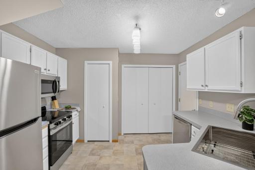13485 60th Place N, 4, Minneapolis, MN 55446