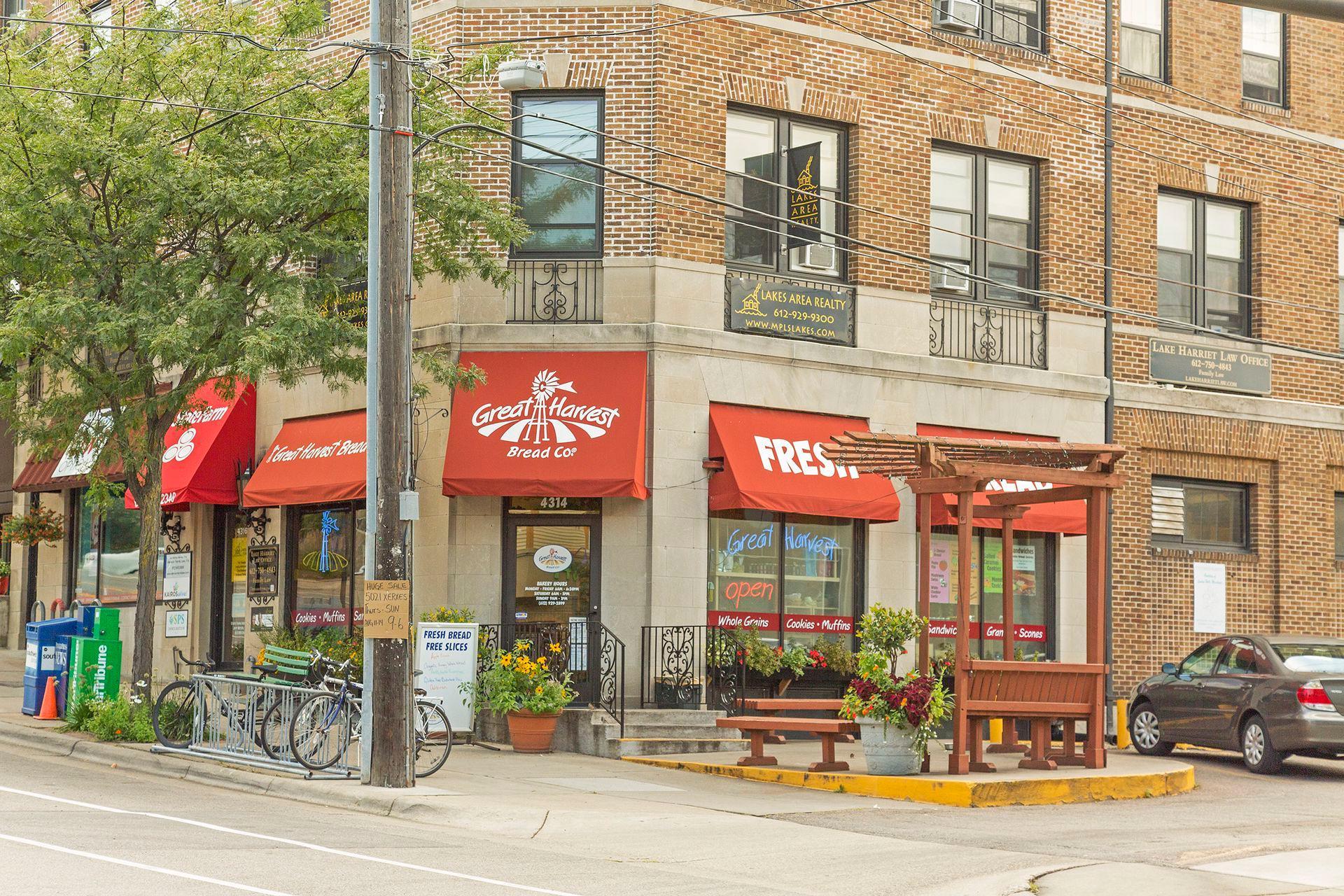 Downtown Linden Hills features great eateries and shops!