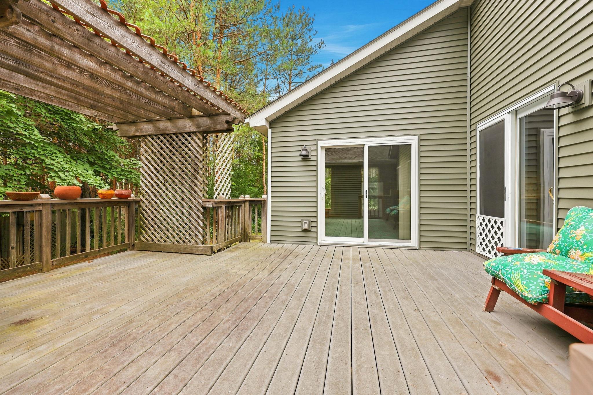 Deck off main floor family room & dining room
