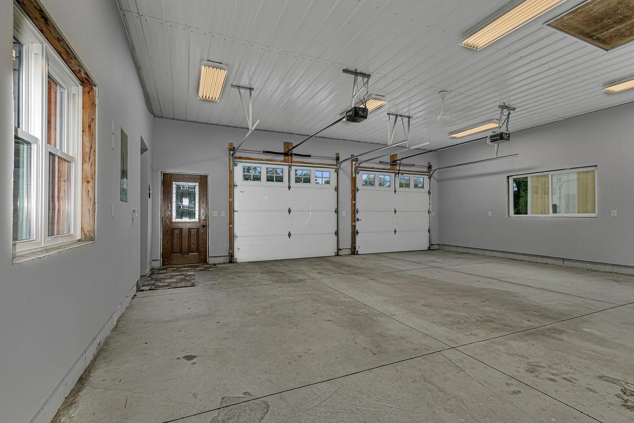 27x34 Attached Garage