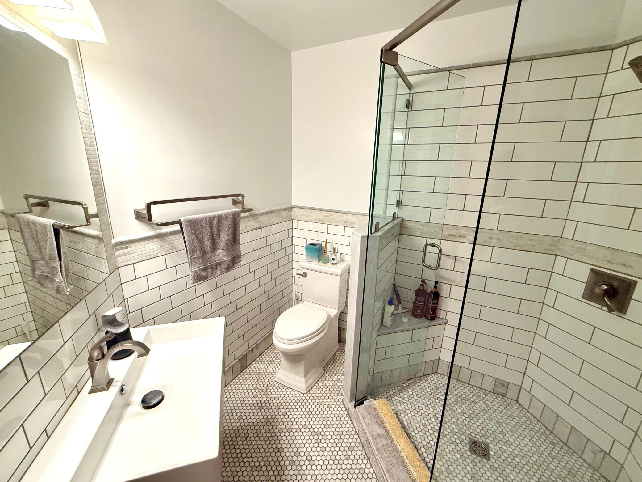 1st floor 3/4 bath