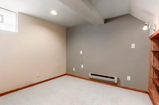 1861 Ivy Avenue E, Saint Paul, MN 55119