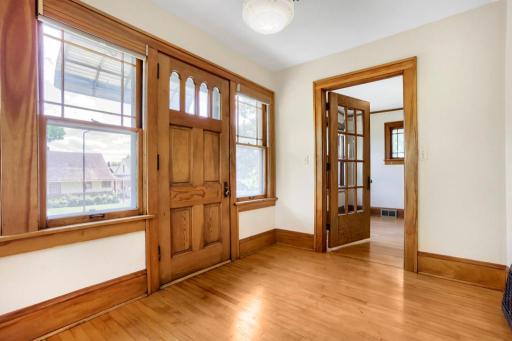 1861 Ivy Avenue E, Saint Paul, MN 55119