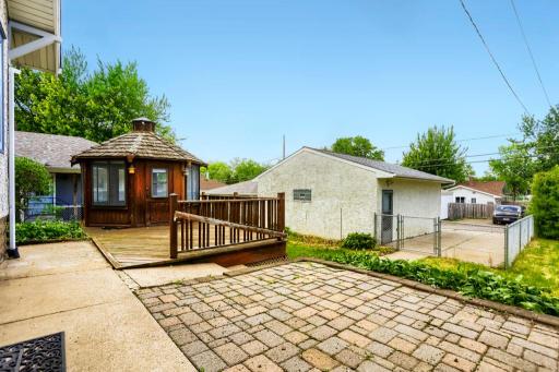 1861 Ivy Avenue E, Saint Paul, MN 55119