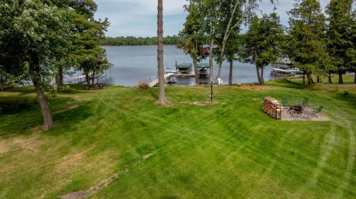 Beautiful yard and level elevation to the lake!