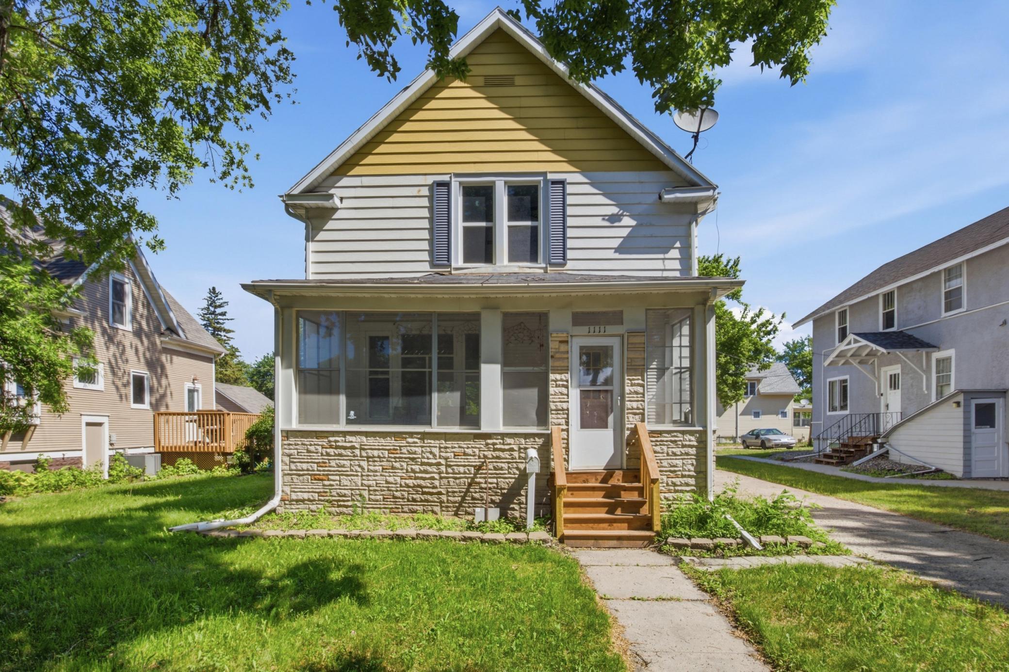 1111 8th Ave N
