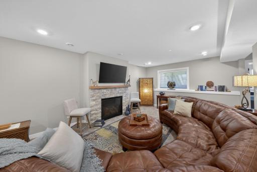 692 Shardlow Place NE, Byron, MN 55920
