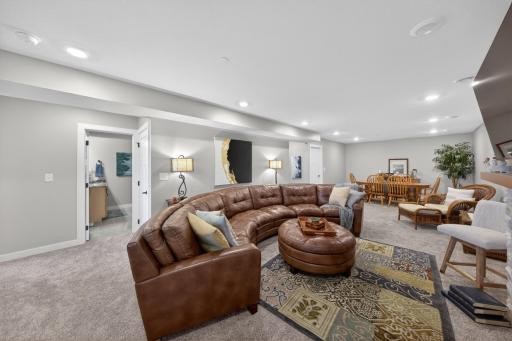 692 Shardlow Place NE, Byron, MN 55920