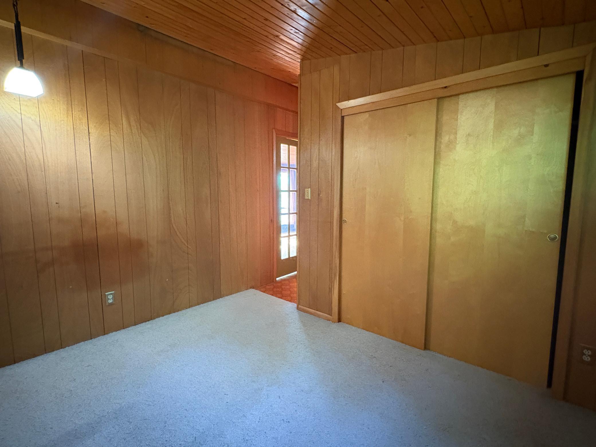 Bedroom 2.JPG