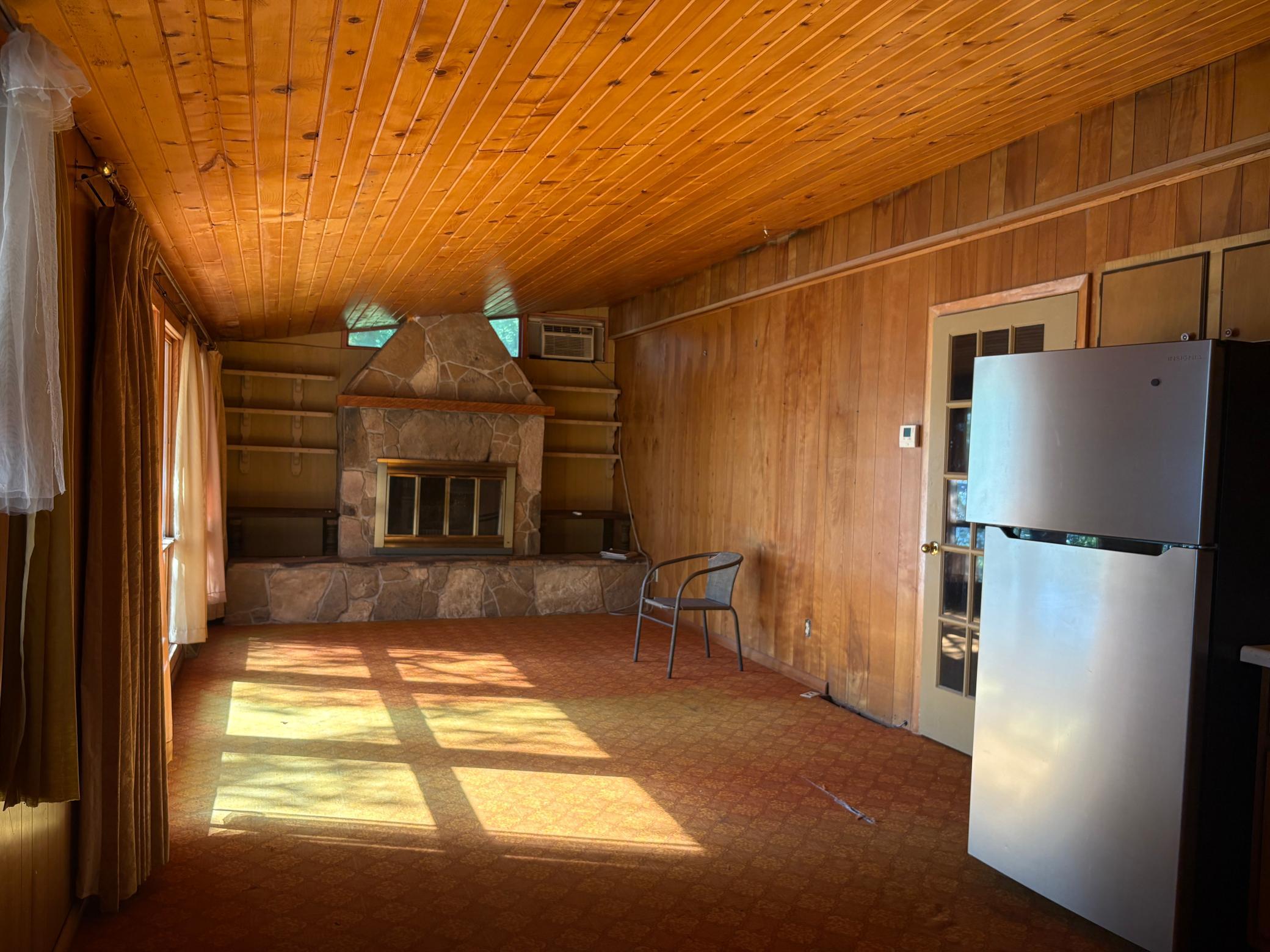 Lake Side Living Area.JPG