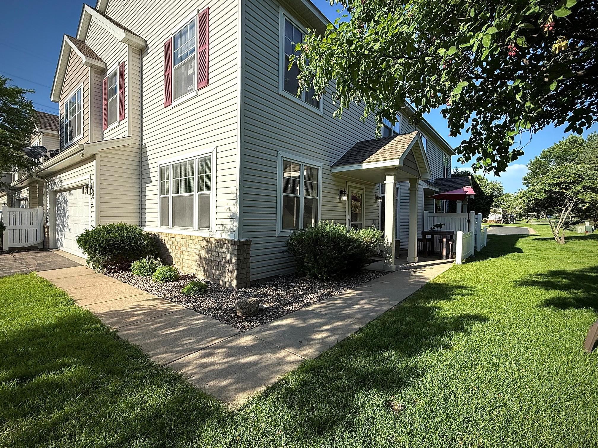 868 Princeton Avenue: Sought-after South-facing End-Unit Townhome with tranquil lawn views & patio in desirable Shakopee, One of The Best Units at PROVIDENCE POINTE.
