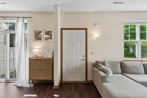 868 Princeton Avenue: Sought-after South-facing End-Unit Townhome with tranquil lawn views & patio in desirable Shakopee, One of The Best Units at PROVIDENCE POINTE.