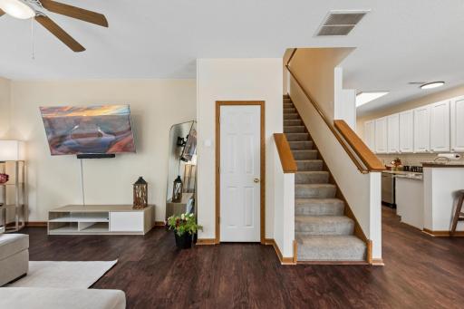 868 Princeton Avenue: Sought-after South-facing End-Unit Townhome with tranquil lawn views & patio in desirable Shakopee, One of The Best Units at PROVIDENCE POINTE.