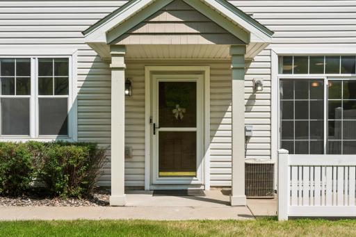 868 Princeton Avenue: Sought-after South-facing End-Unit Townhome with tranquil lawn views & patio in desirable Shakopee, One of The Best Units at PROVIDENCE POINTE.
