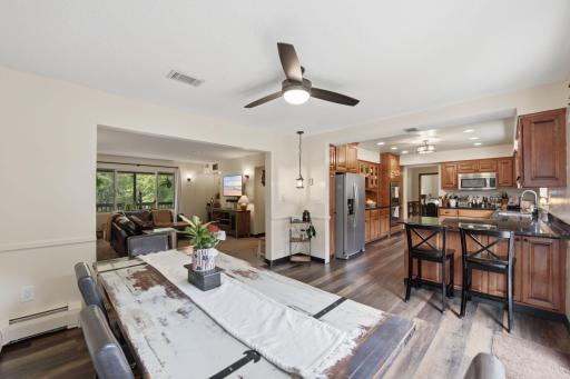 Open dining/kitchen perfect for entertaining.