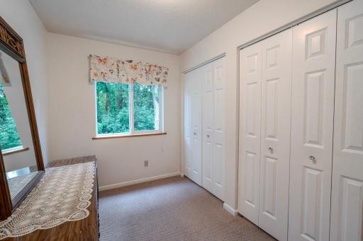 Upper level dressing room with tripple closets