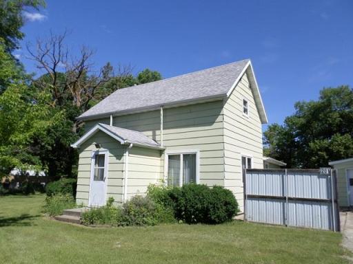 201 Greenwood Street E, Thief River Falls, MN 56701