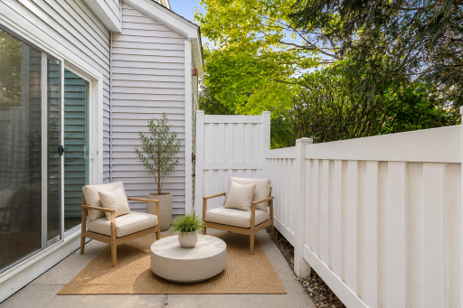 This patio has been virtually staged using Ai technology.