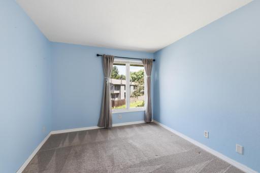 Unstaged third bedroom.