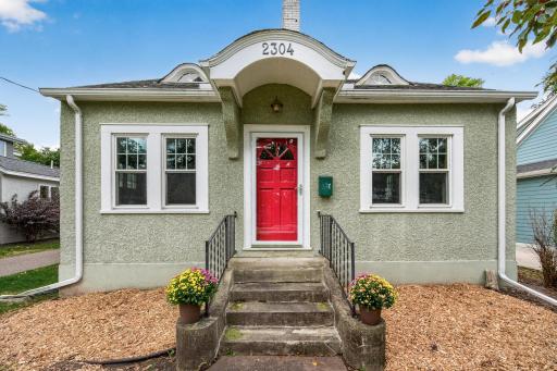 1920's charmer one block to White Bear Lake