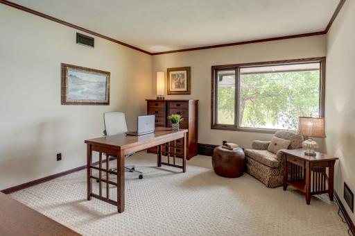 19 Dove Lane, North Oaks, MN 55127