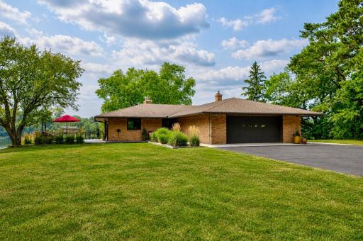 19 Dove Lane, North Oaks, MN 55127
