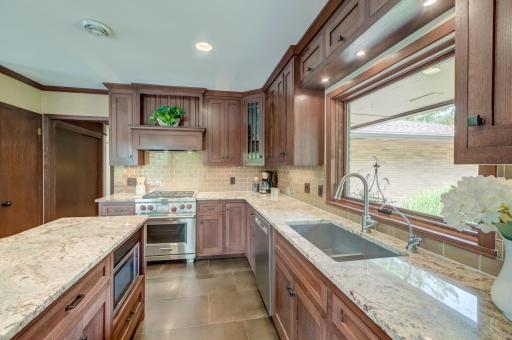19 Dove Lane, North Oaks, MN 55127