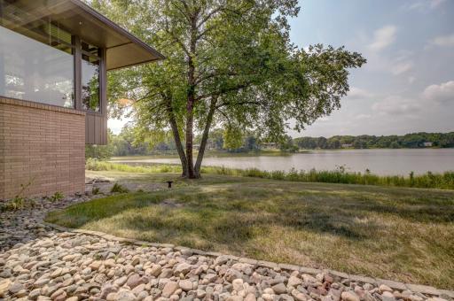 19 Dove Lane, North Oaks, MN 55127