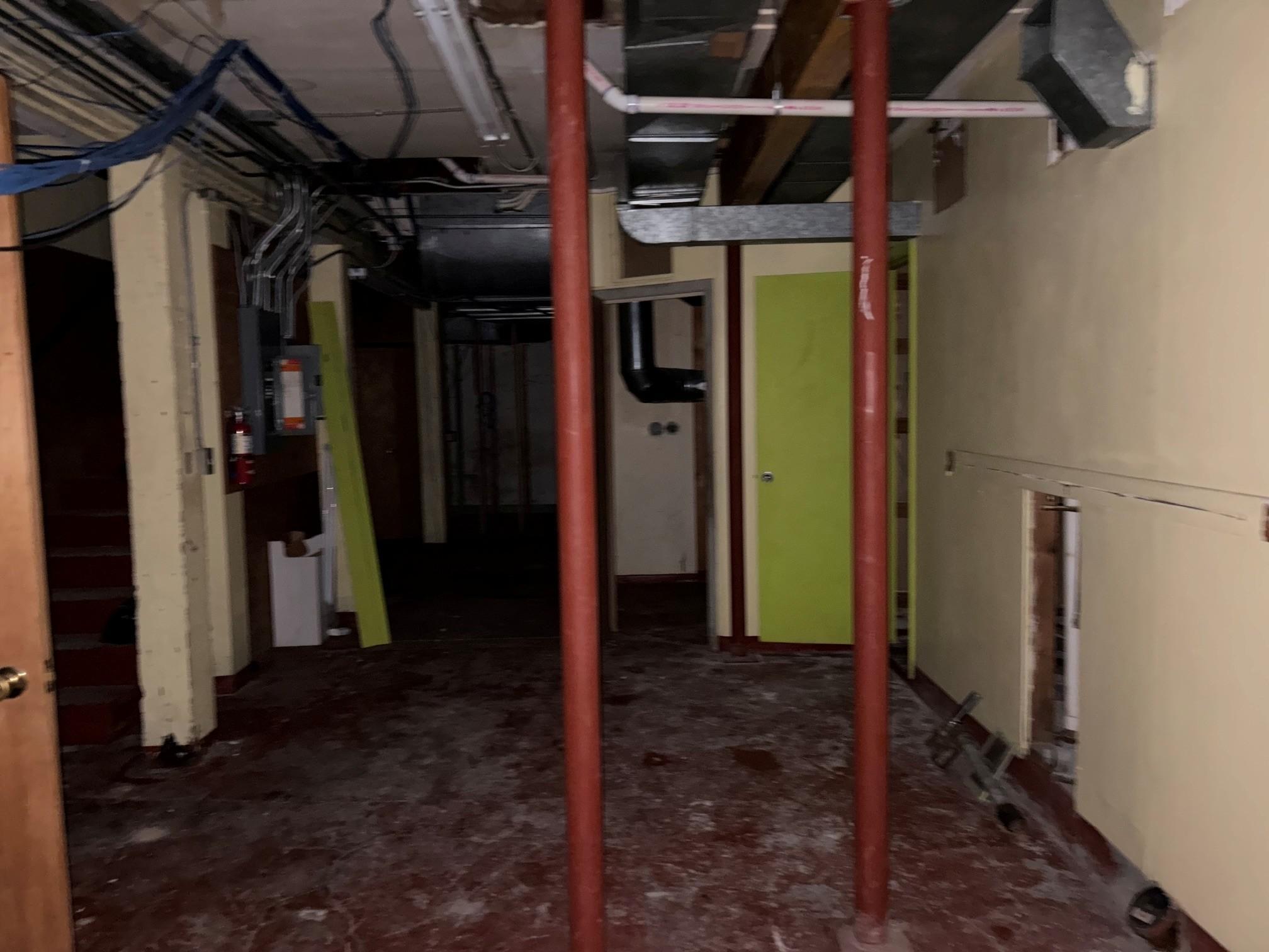 Interior 9.jpg