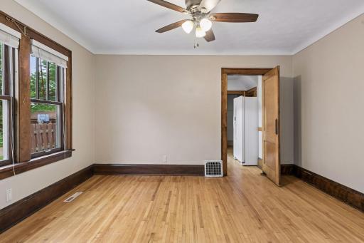 Spacious dining room - cute swinging door to the kitchen