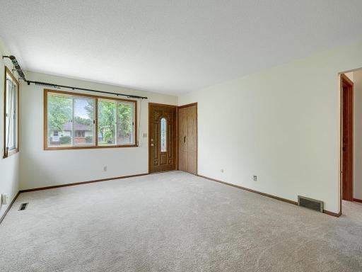 1625 Mclean Avenue, Saint Paul, MN 55106