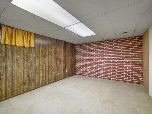 1625 Mclean Avenue, Saint Paul, MN 55106