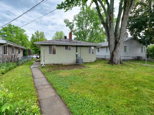 1625 Mclean Avenue, Saint Paul, MN 55106
