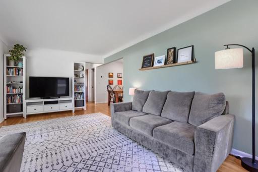 3808 Howard Ave - MLS Sized - 007 - 07 Living Room.jpg