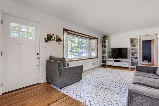 3808 Howard Ave - MLS Sized - 008 - 08 Living Room.jpg