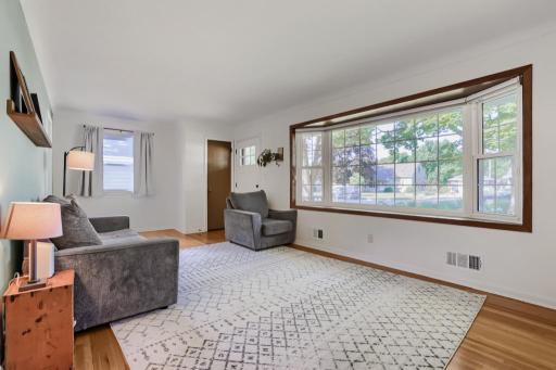 3808 Howard Ave - MLS Sized - 006 - 06 Living Room.jpg