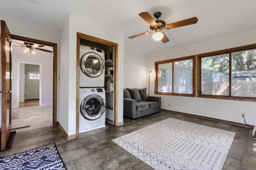 3808 Howard Ave - MLS Sized - 011 - 11 Living Room.jpg