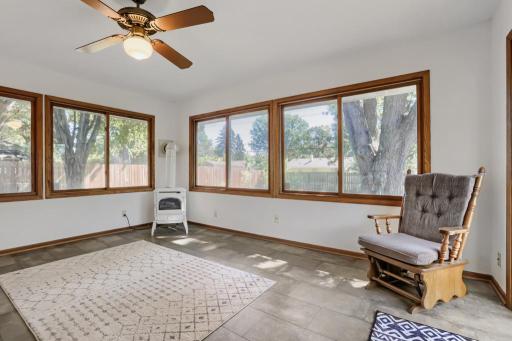 3808 Howard Ave - MLS Sized - 009 - 09 Living Room.jpg