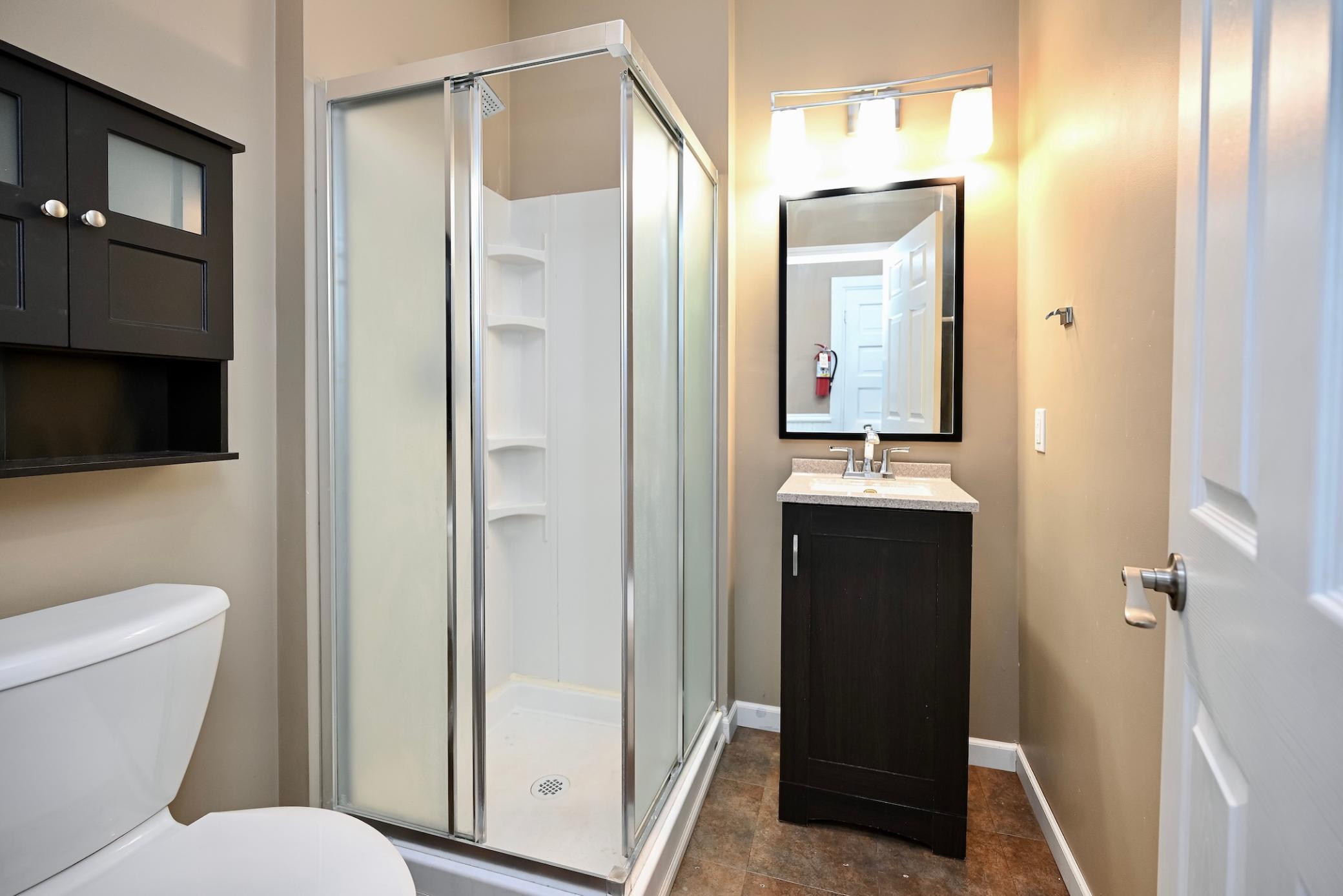 7 Bathroom.jpg