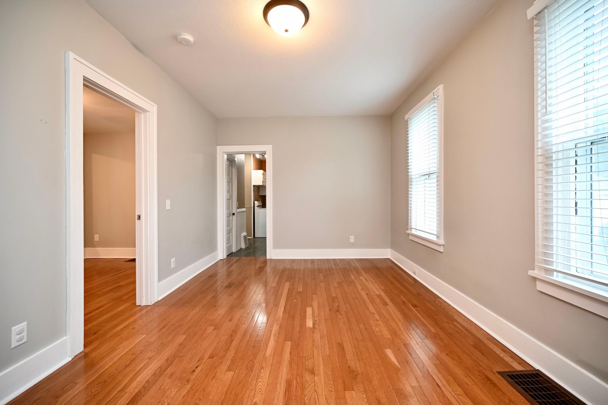 4 Dining Room.jpg