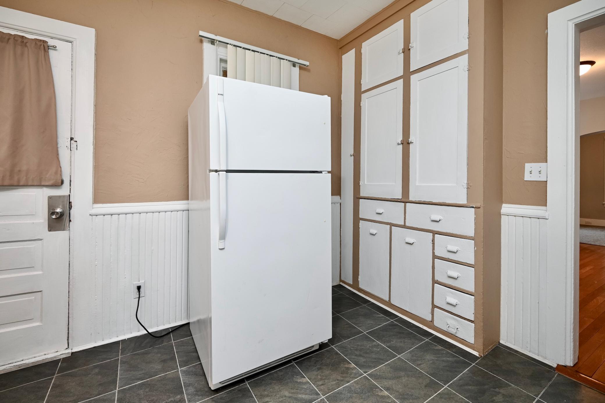 6 Kitchen II.jpg
